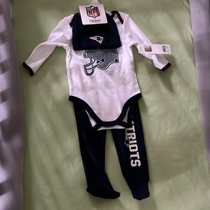 New three piece Patriots set